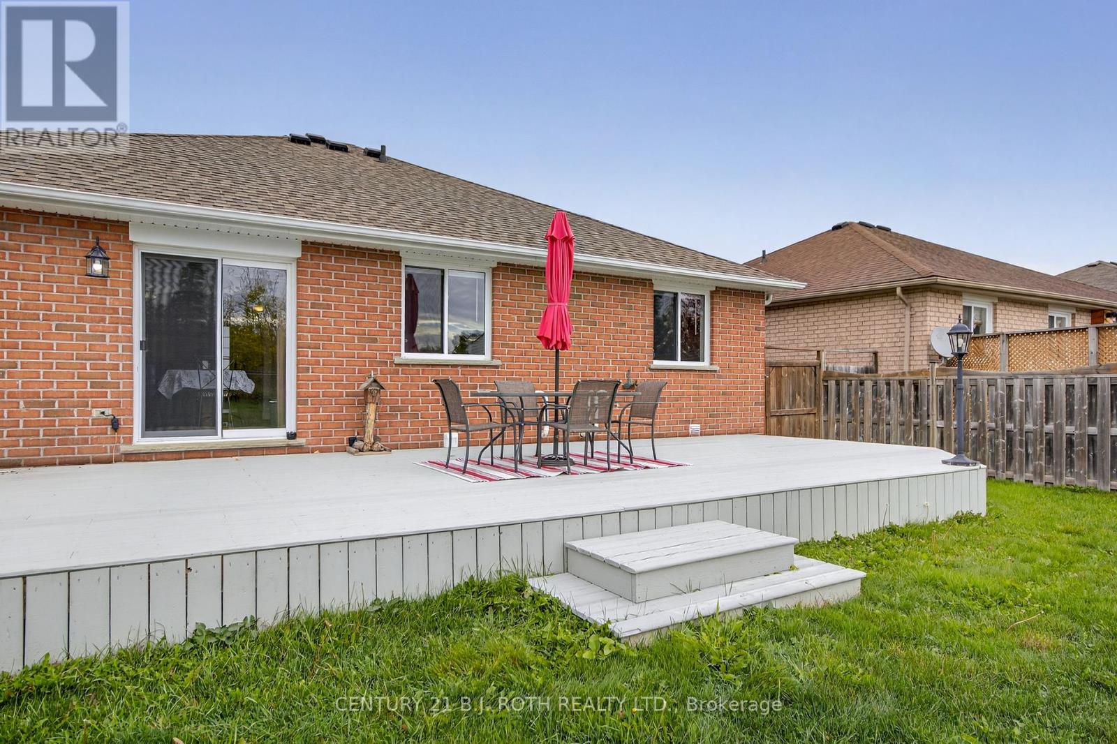 655 Glen Cedar Crescent, Innisfil, Ontario  L9S 2J5 - Photo 6 - N12464785