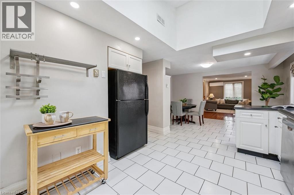 372 Imperial Road S, Guelph, Ontario  N1K 1L4 - Photo 17 - 40778718