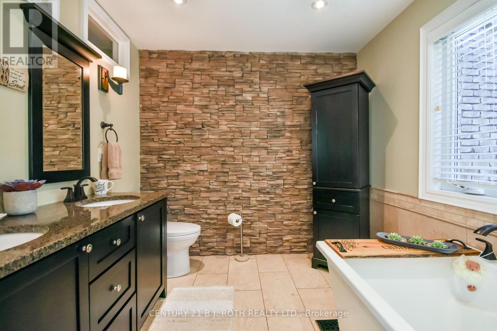 39 Jodies Lane, Springwater, Ontario  L9X 0M4 - Photo 21 - S12464796
