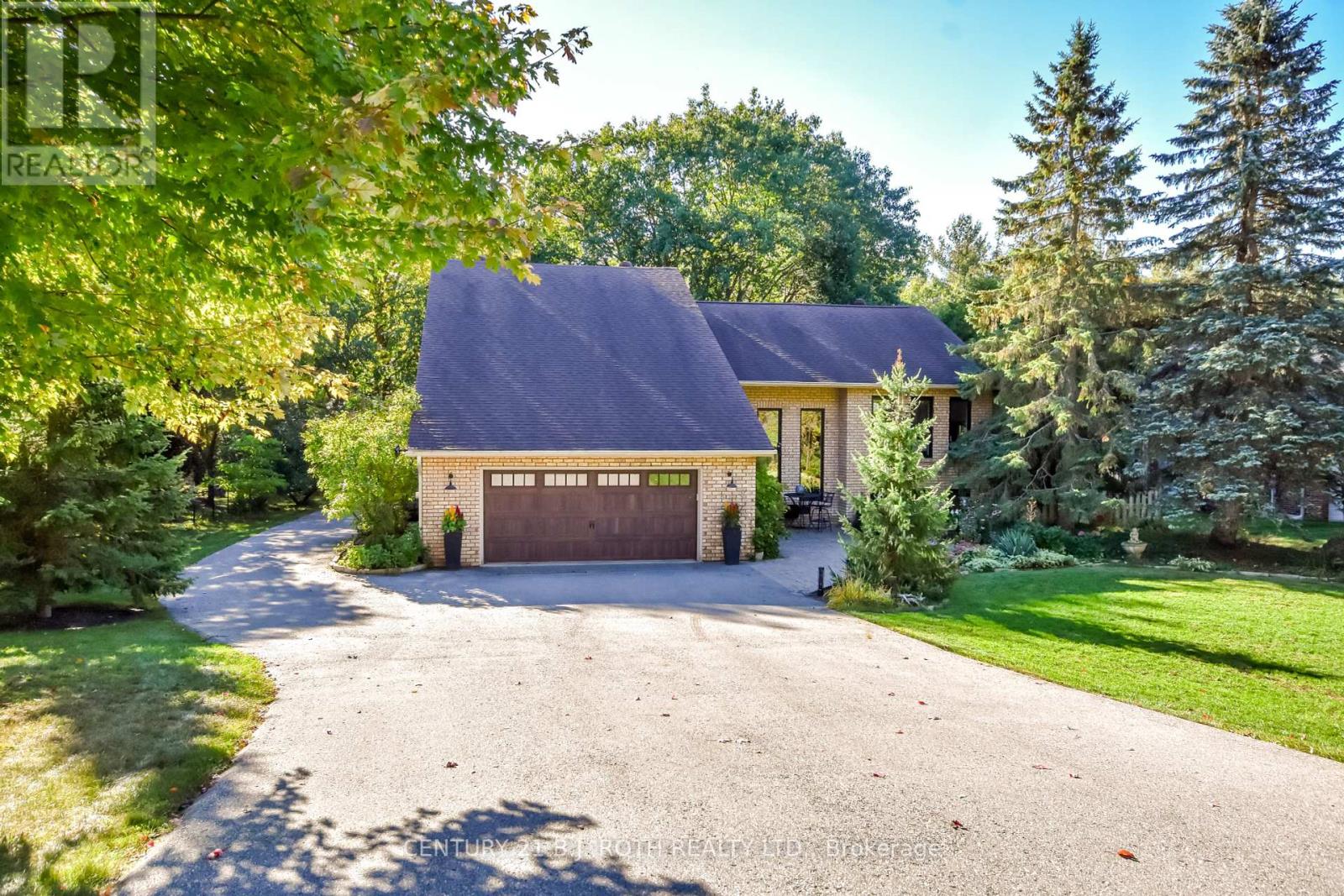 39 Jodies Lane, Springwater, Ontario  L9X 0M4 - Photo 3 - S12464796