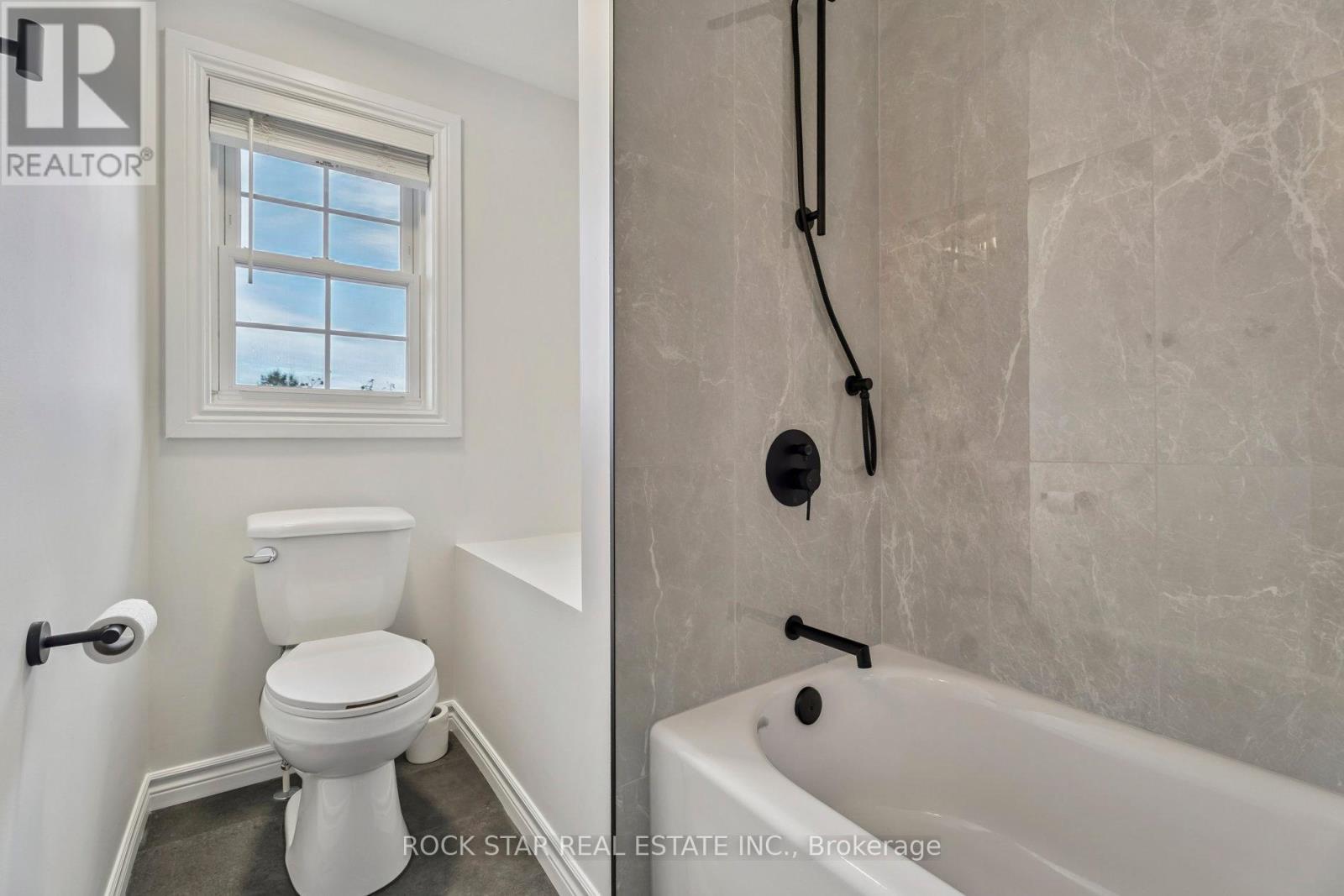 8 Ginger Drive, Barrie, Ontario  L4N 9Z2 - Photo 8 - S12464797
