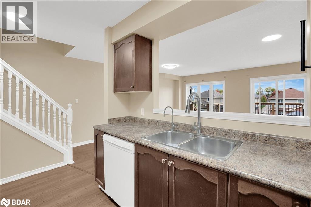 933 Zeller Crescent, Kitchener, Ontario  N2A 0C7 - Photo 6 - 40778259