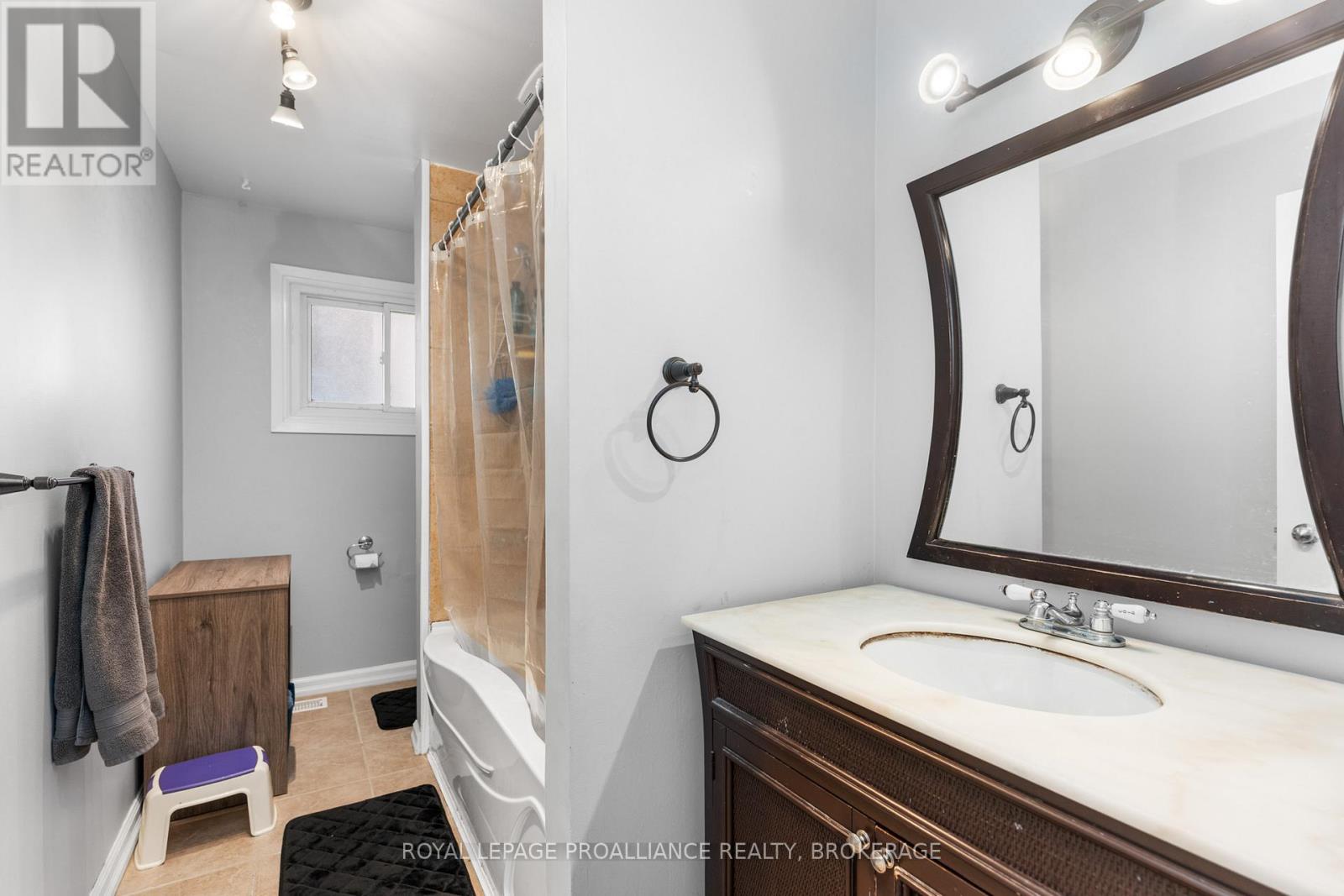 778 Cedarwood Drive, Kingston, Ontario  K7P 1M7 - Photo 19 - X12464860