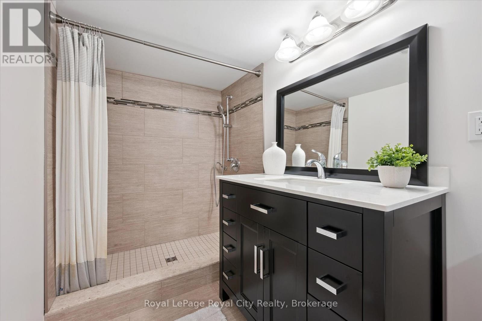 38 Baxter Drive, Guelph, Ontario  N1L 0C8 - Photo 30 - X12464829