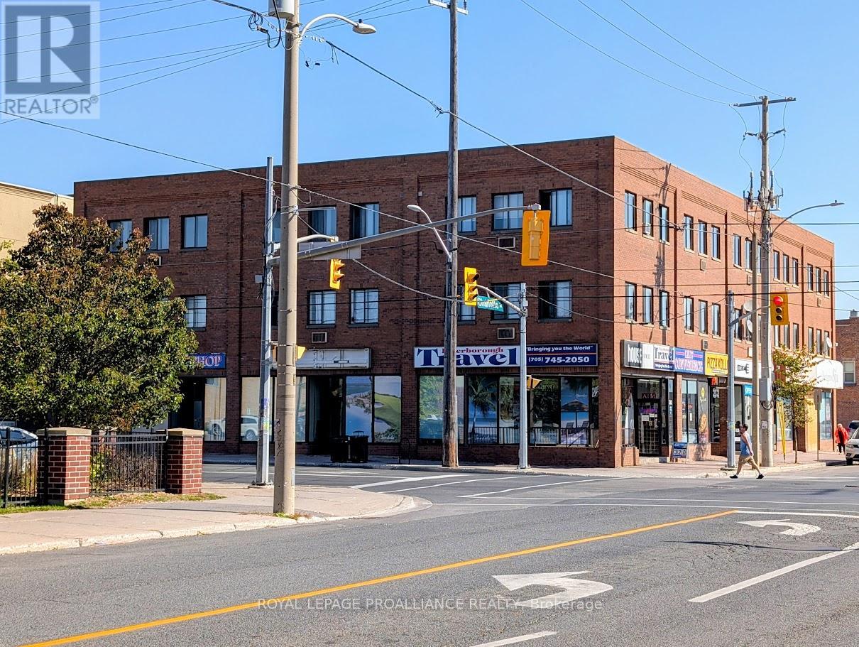 230 Charlotte Street, Peterborough, Ontario  K9J 2T8 - Photo 3 - X12464846