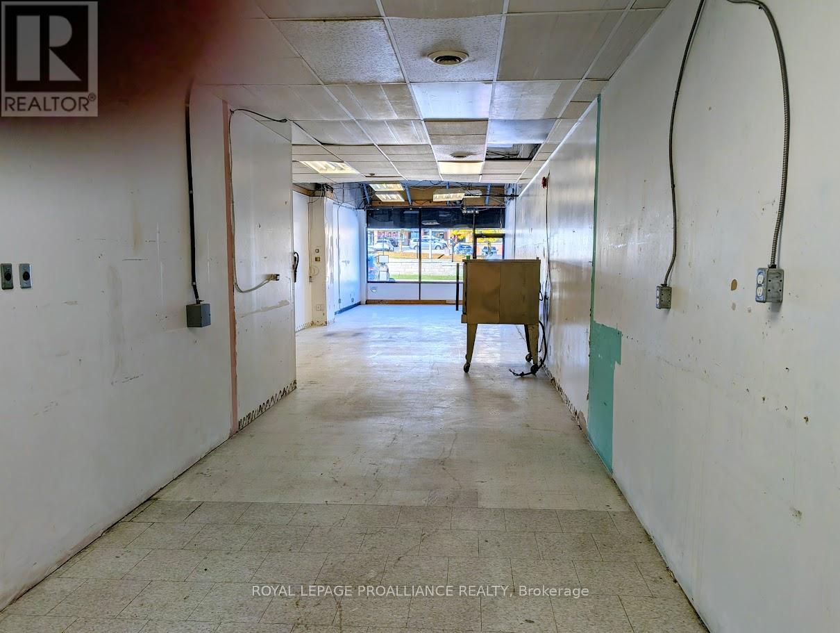 11b - 1837 Lansdowne Street W, Peterborough, Ontario  K9K 1R4 - Photo 4 - X12464849