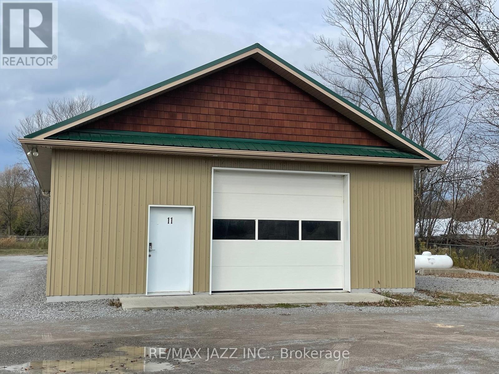 1 - 11 Wychwood Crescent, Kawartha Lakes, Ontario  K0M 1N0 - Photo 1 - X12464872