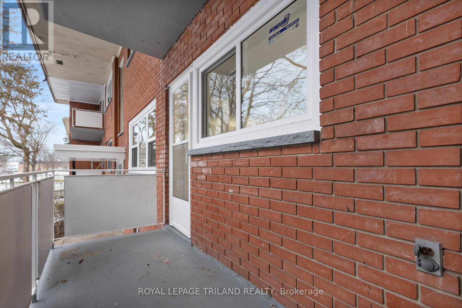 2 - 358 Hilton Avenue, London East, Ontario  N5W 2R6 - Photo 3 - X12464839