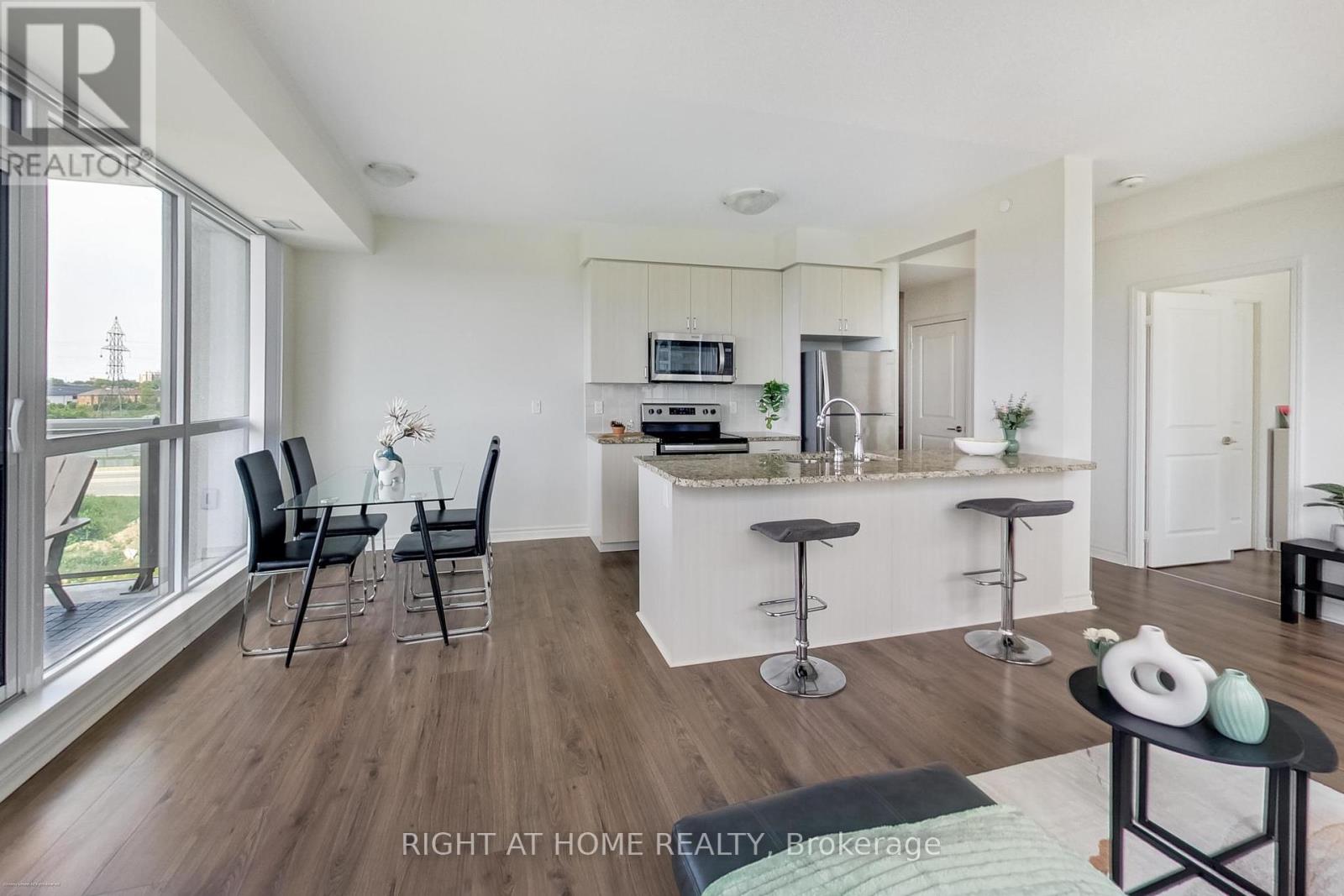 515 - 349 Rathburn Road W, Mississauga, Ontario  L5B 0G9 - Photo 10 - W12464774