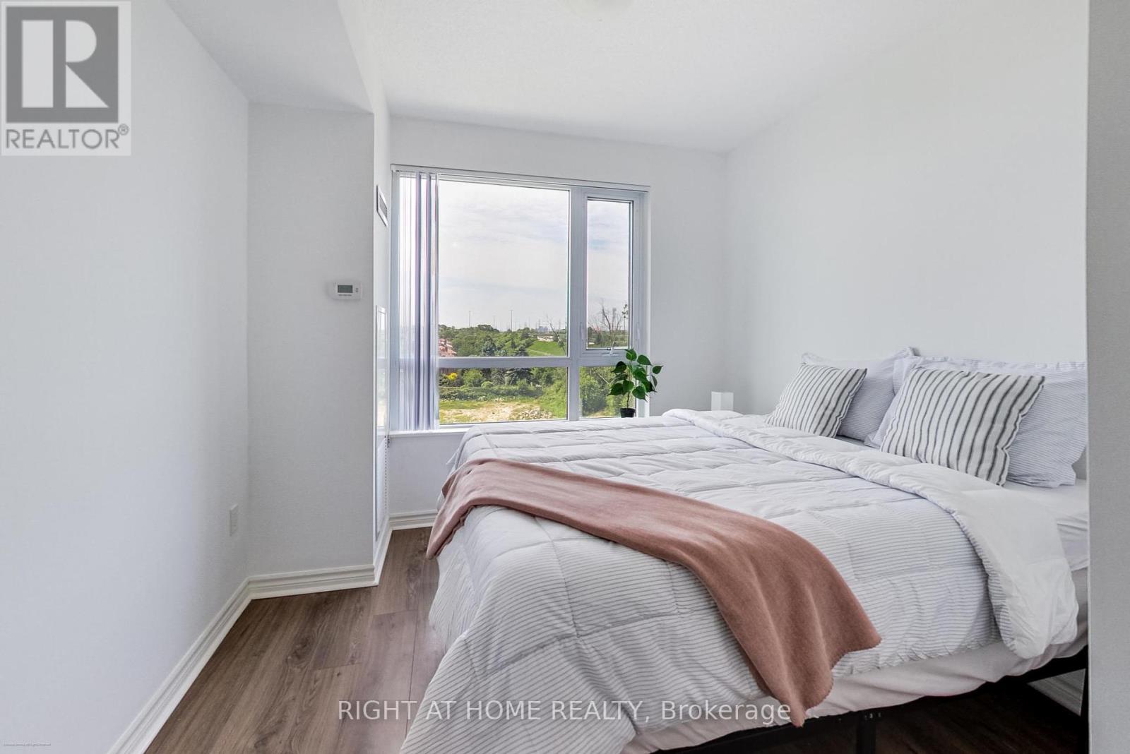 515 - 349 Rathburn Road W, Mississauga, Ontario  L5B 0G9 - Photo 18 - W12464774