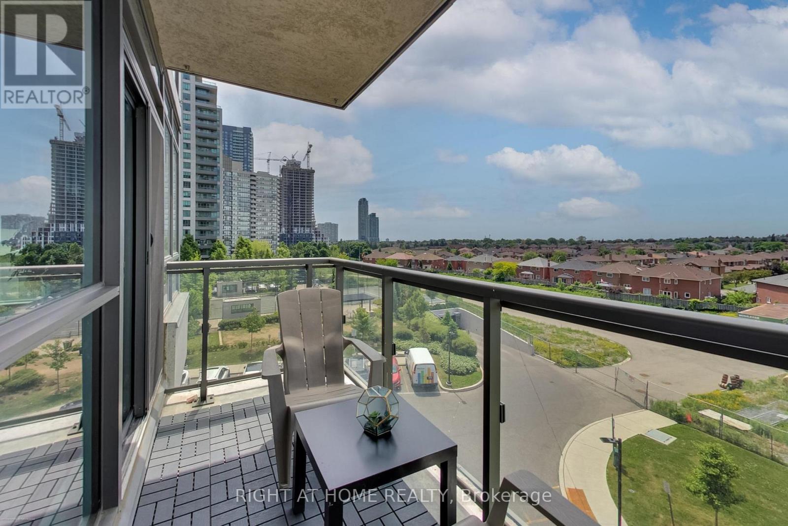 515 - 349 Rathburn Road W, Mississauga, Ontario  L5B 0G9 - Photo 23 - W12464774