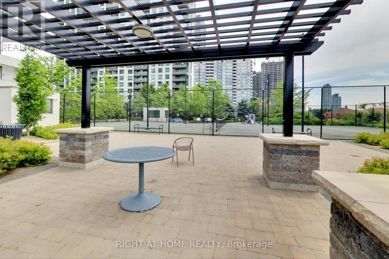 515 - 349 Rathburn Road W, Mississauga, Ontario  L5B 0G9 - Photo 30 - W12464774