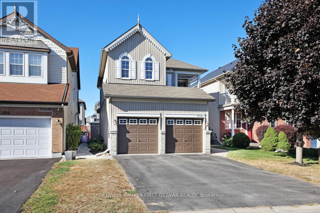 104 Streamside Crescent, Ottawa, Ontario  K2W 0A9 - Photo 2 - X12464832