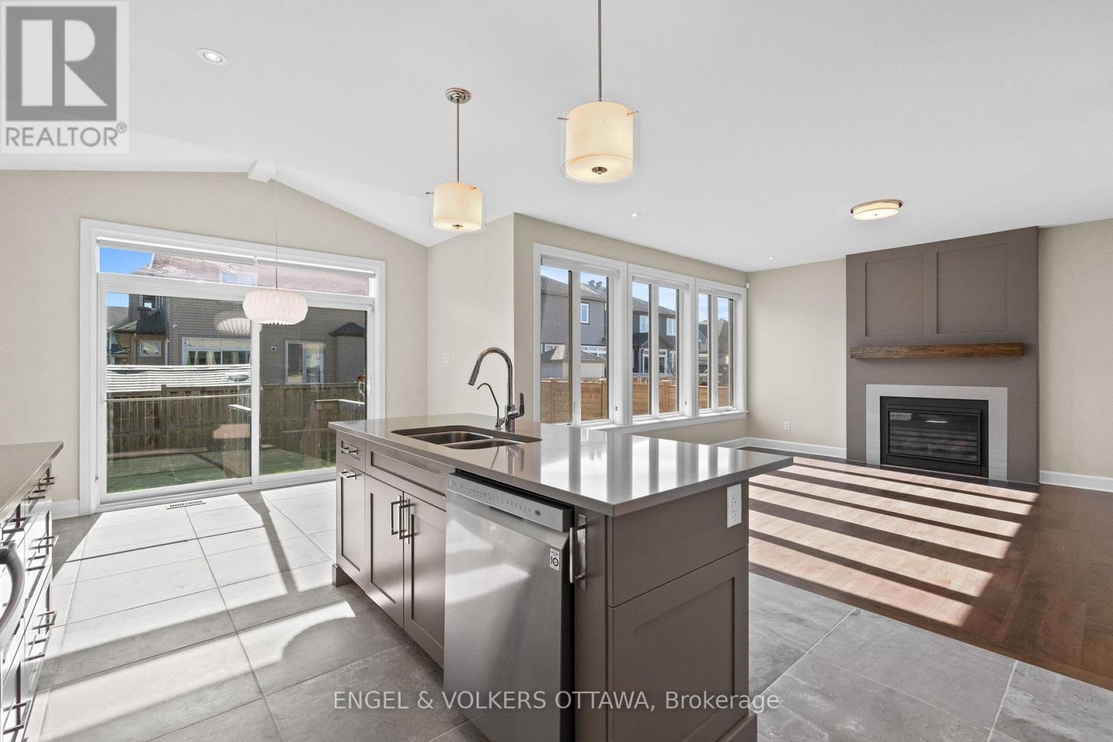 122 Helen Rapp Way, Ottawa, Ontario  K1T 0N4 - Photo 17 - X12464844
