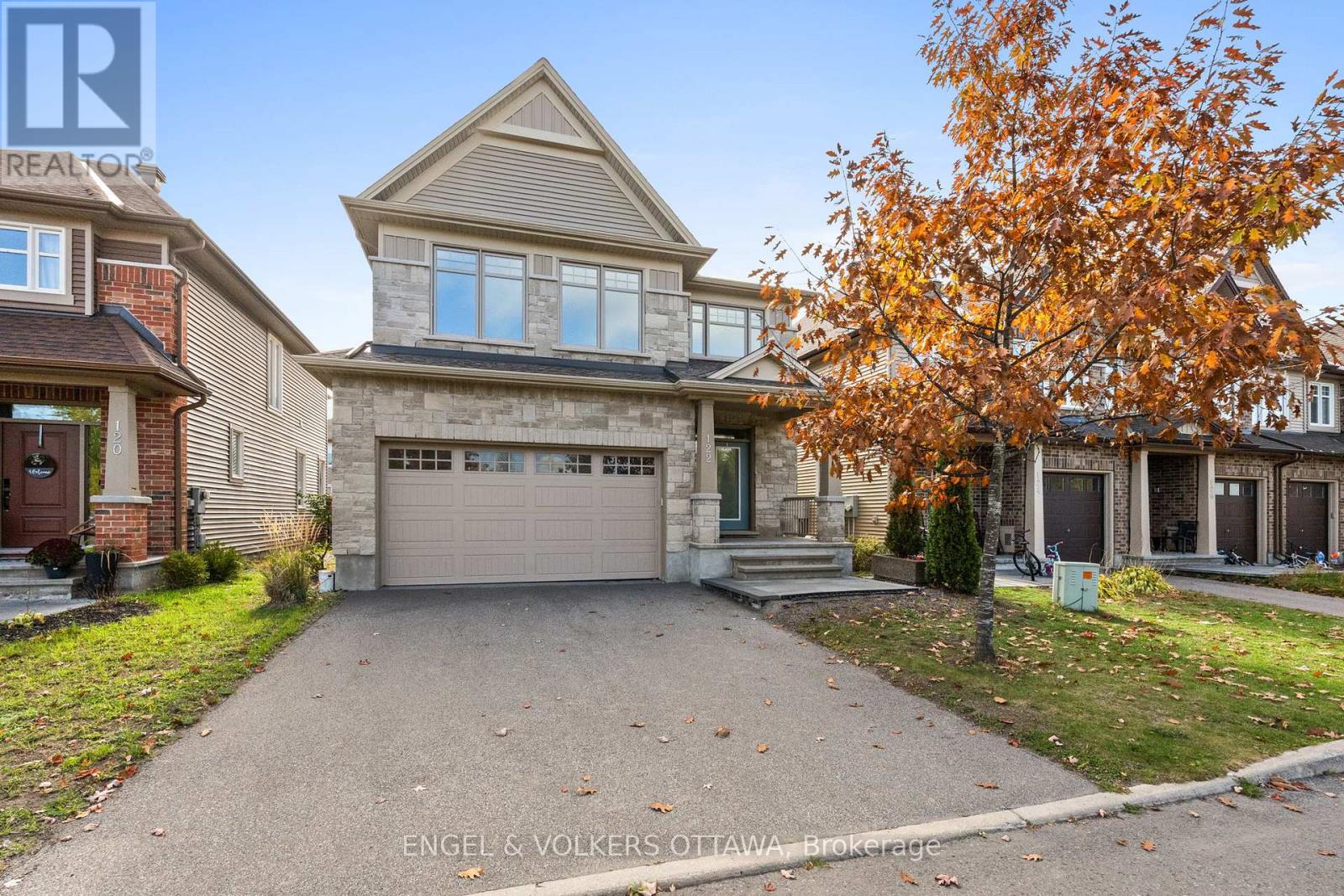 122 Helen Rapp Way, Ottawa, Ontario  K1T 0N4 - Photo 2 - X12464844