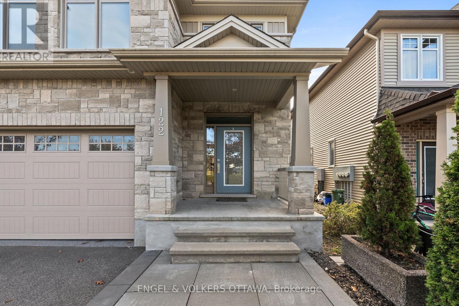 122 Helen Rapp Way, Ottawa, Ontario  K1T 0N4 - Photo 3 - X12464844