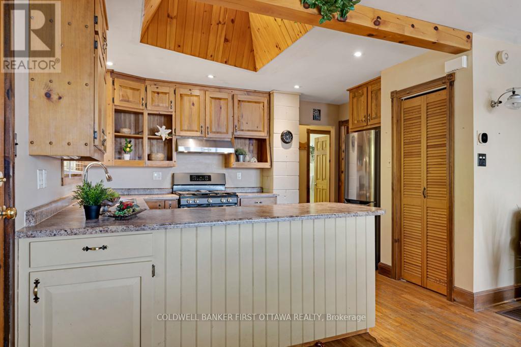 2234a Grindstone Lake Road, Frontenac (Frontenac North), Ontario  K0H 2M0 - Photo 14 - X12464875