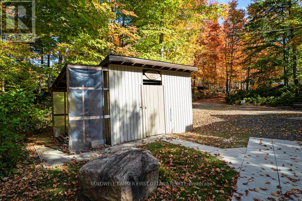 2234a Grindstone Lake Road, Frontenac (Frontenac North), Ontario  K0H 2M0 - Photo 33 - X12464875