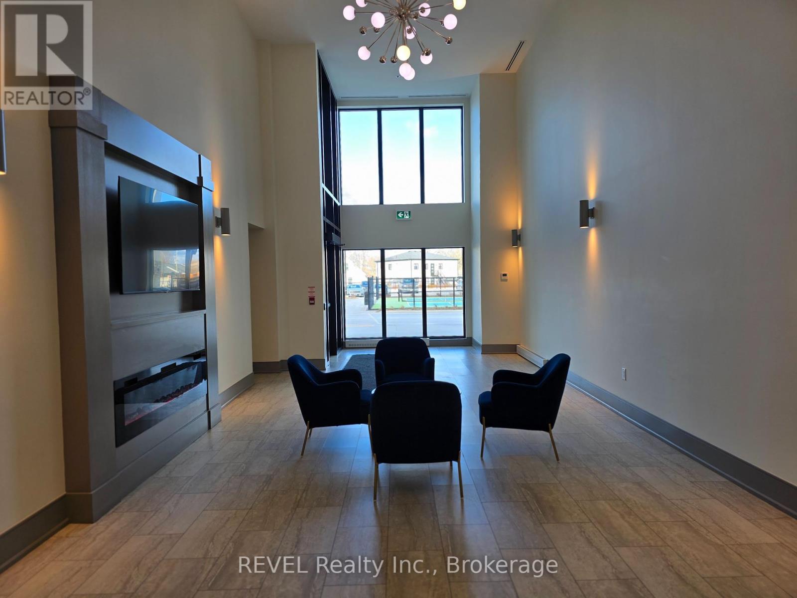 140 - 50 Herrick Avenue, St. Catharines, Ontario  L2P 0G3 - Photo 3 - X12464838