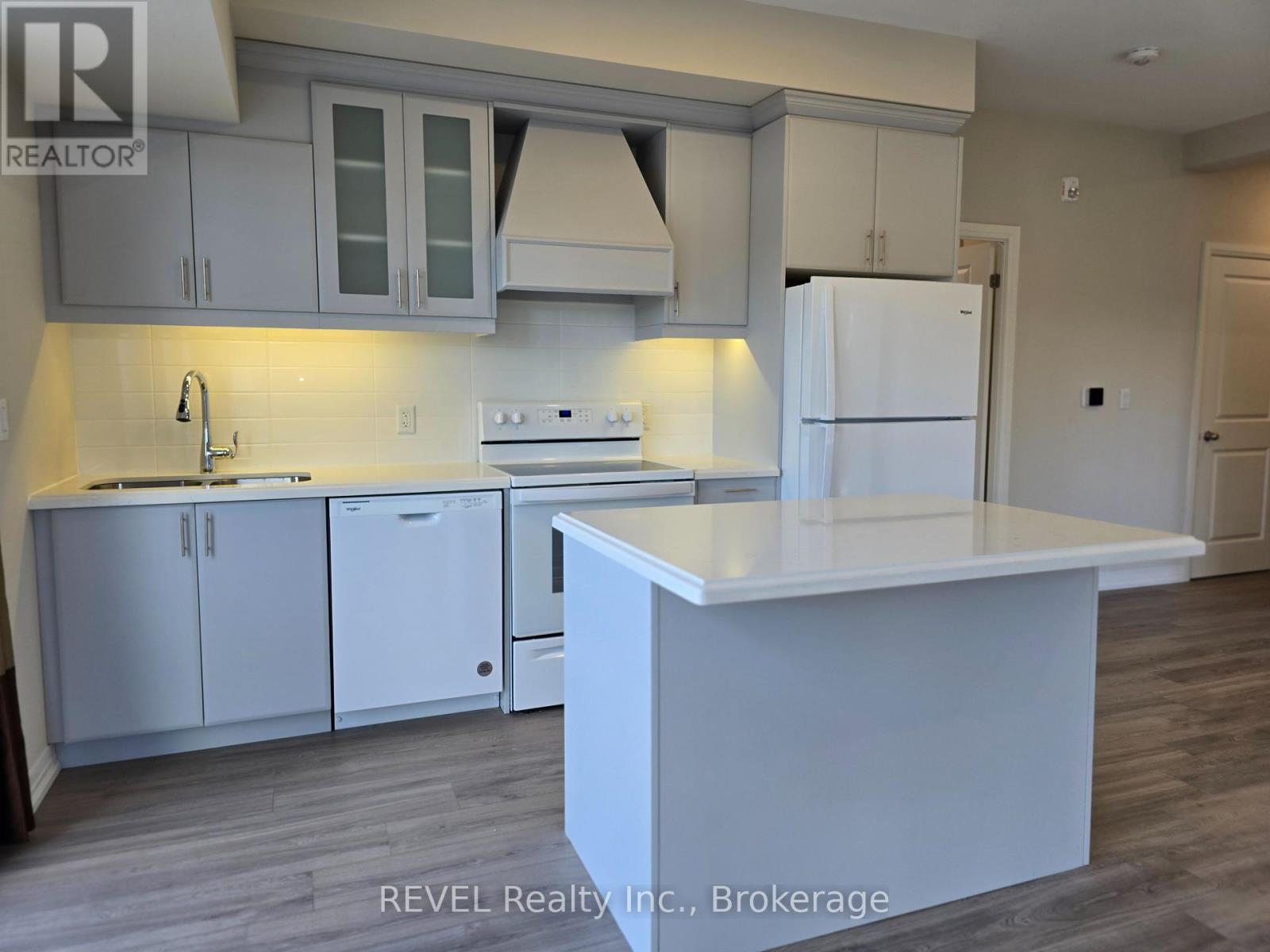 140 - 50 Herrick Avenue, St. Catharines, Ontario  L2P 0G3 - Photo 4 - X12464838
