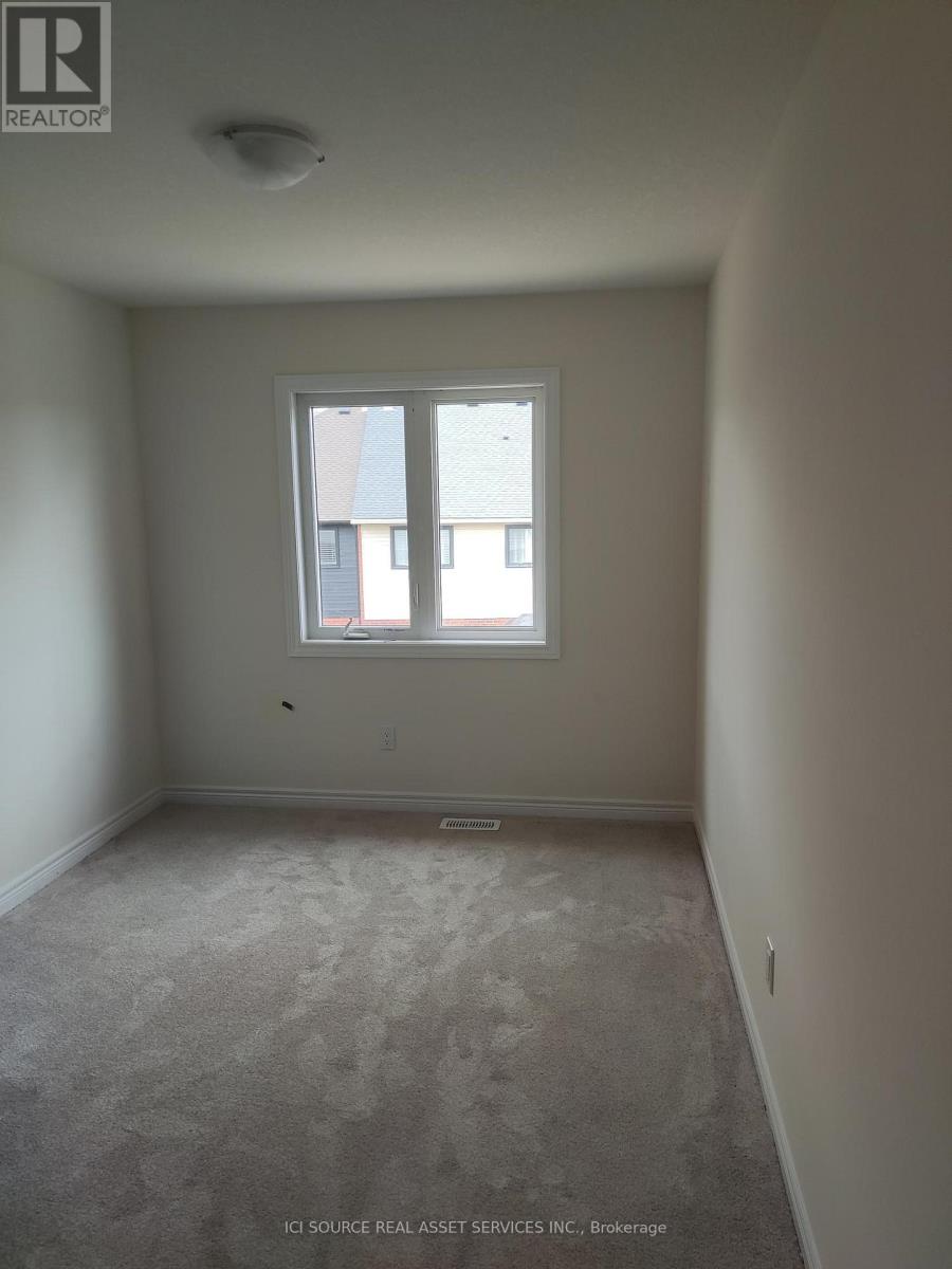 23 Genoa Drive, Hamilton, Ontario  L9B 0K1 - Photo 12 - X12464776