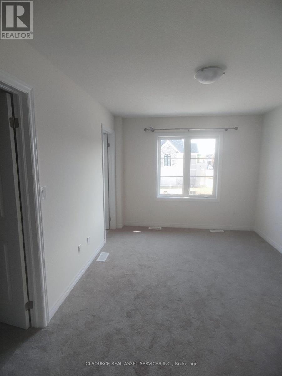 23 Genoa Drive, Hamilton, Ontario  L9B 0K1 - Photo 7 - X12464776