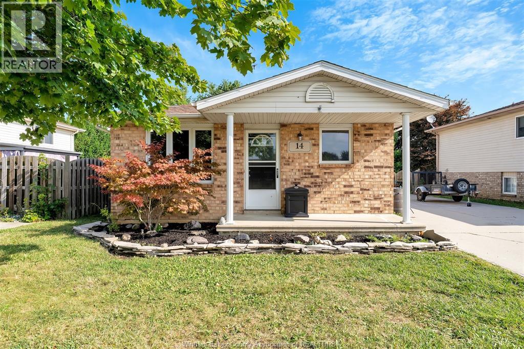 MLS# 25026222: 14 Azar AVENUE, Tilbury, Canada