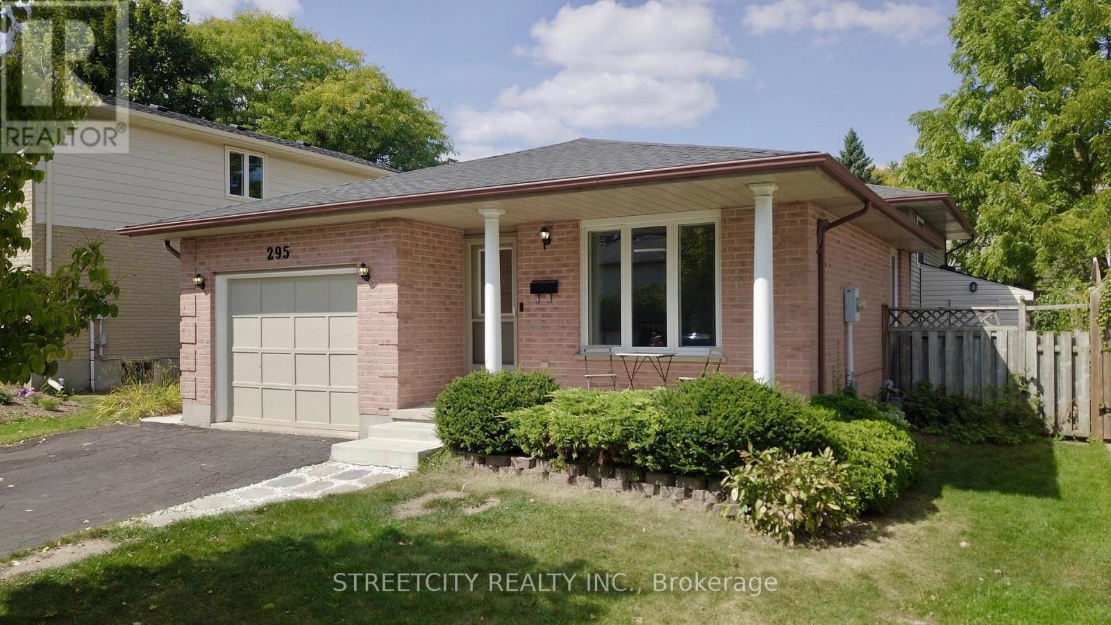 295 Walmer Grove, London North, Ontario  N6G 4G9 - Photo 3 - X12406300