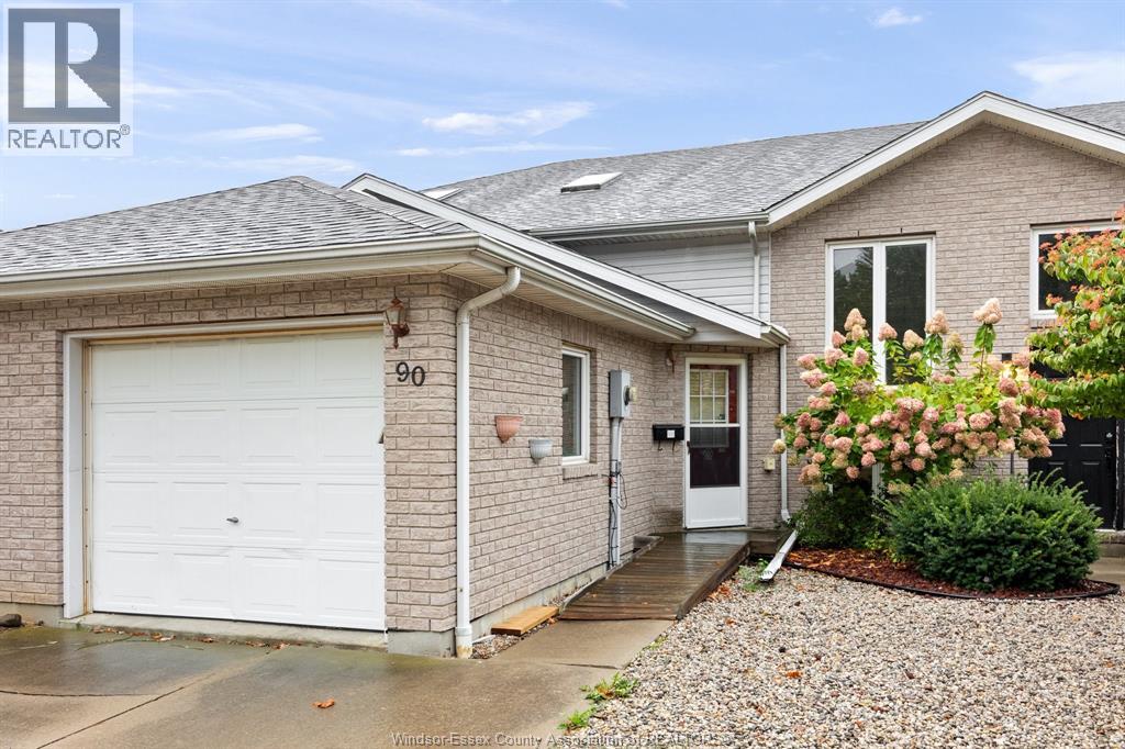 MLS# 25026274: 90 CLARENCE AVENUE, Leamington, Canada