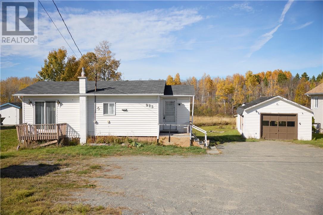 923 Highway 17 E, Wahnapitae, Ontario