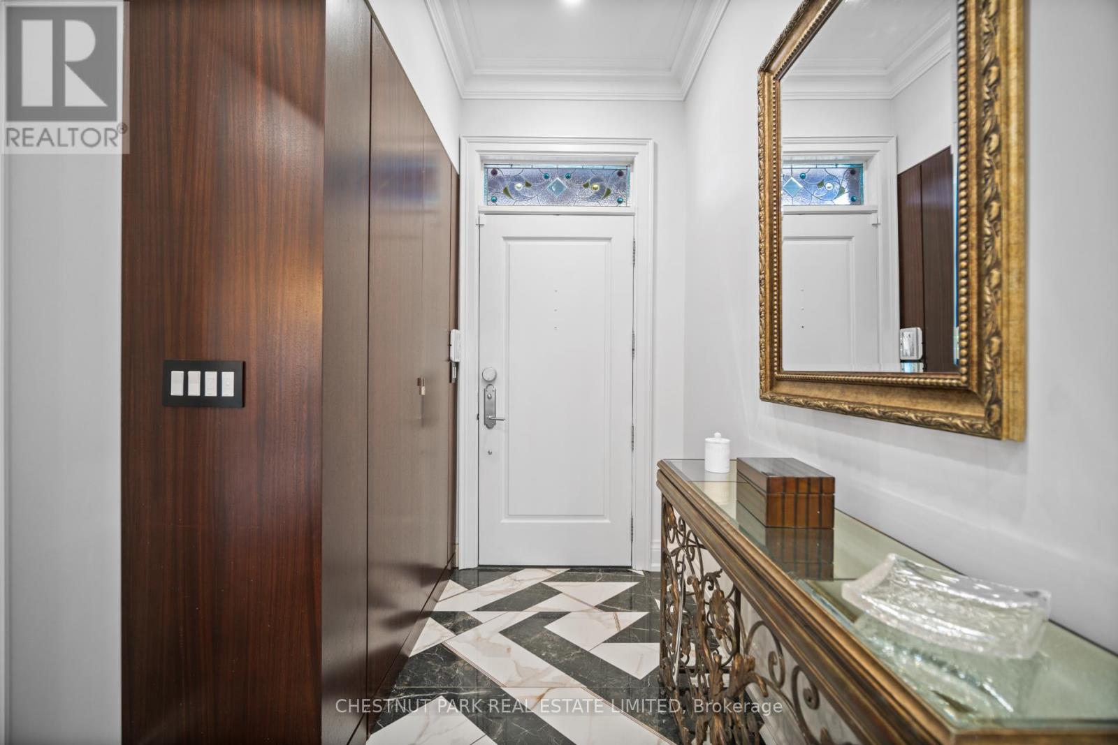 47 Bernard Avenue, Toronto, Ontario  M5R 1R3 - Photo 4 - C12464817