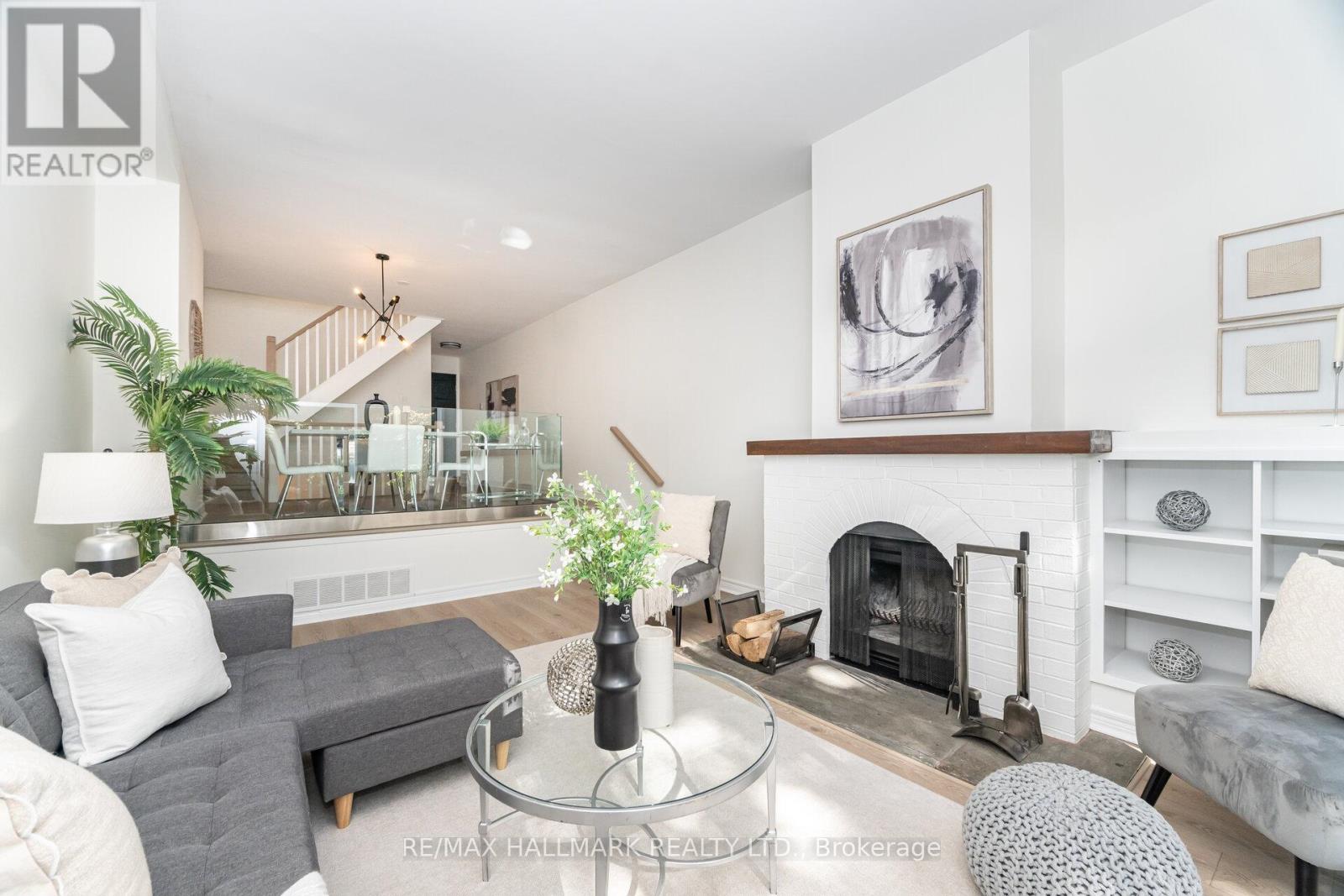 #5 - 90 Kippendavie Avenue, Toronto, Ontario  M4L 3R5 - Photo 4 - E12464837