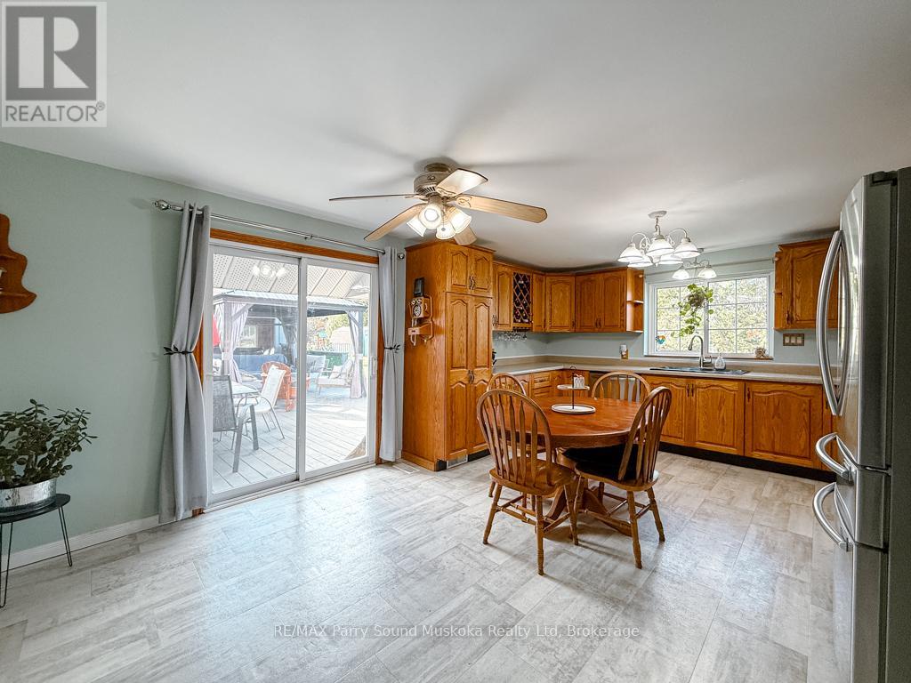 1862 Division Road W, Severn, Ontario  L3V 6H2 - Photo 15 - S12464963