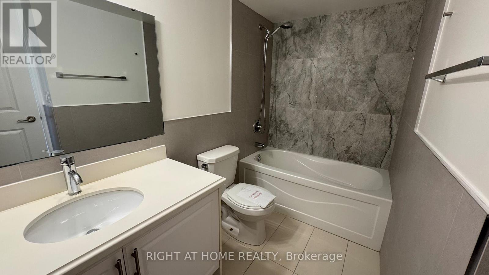 214 - 18 Harding Boulevard, Richmond Hill, Ontario  L4C 0T3 - Photo 10 - N12464842