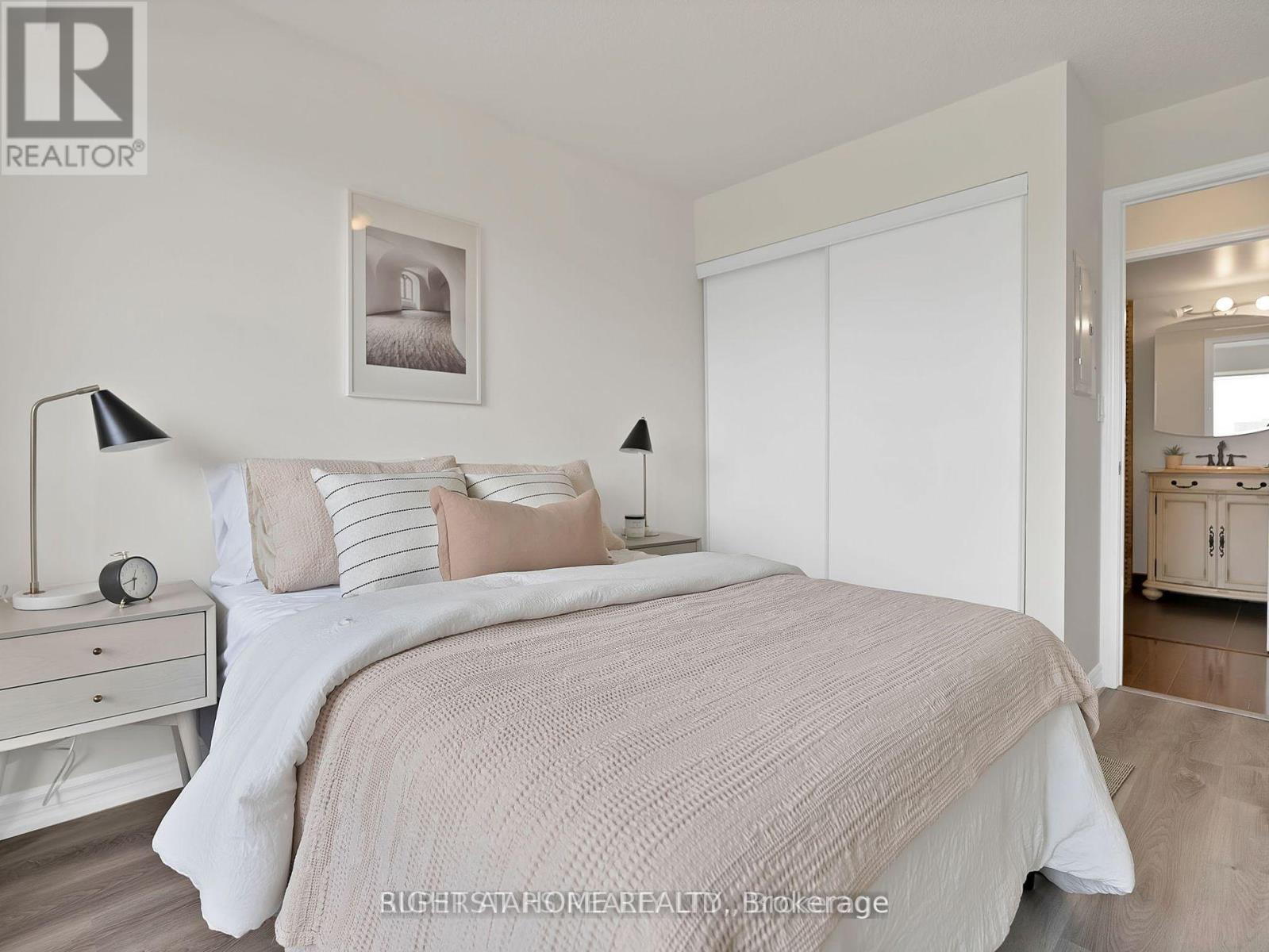 214 - 18 Harding Boulevard, Richmond Hill, Ontario  L4C 0T3 - Photo 15 - N12464842