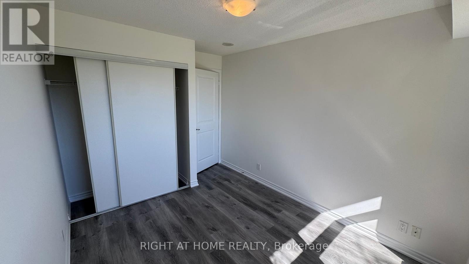 214 - 18 Harding Boulevard, Richmond Hill, Ontario  L4C 0T3 - Photo 18 - N12464842