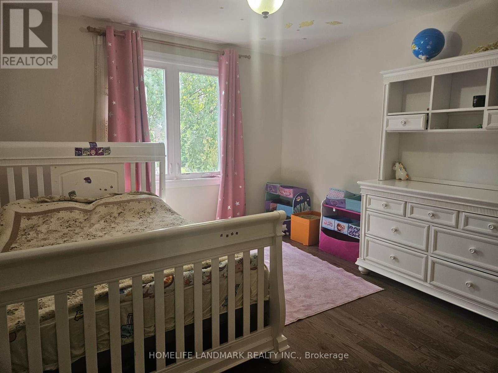 74 Julia Street, Markham, Ontario  L3T 4R9 - Photo 9 - N12464843