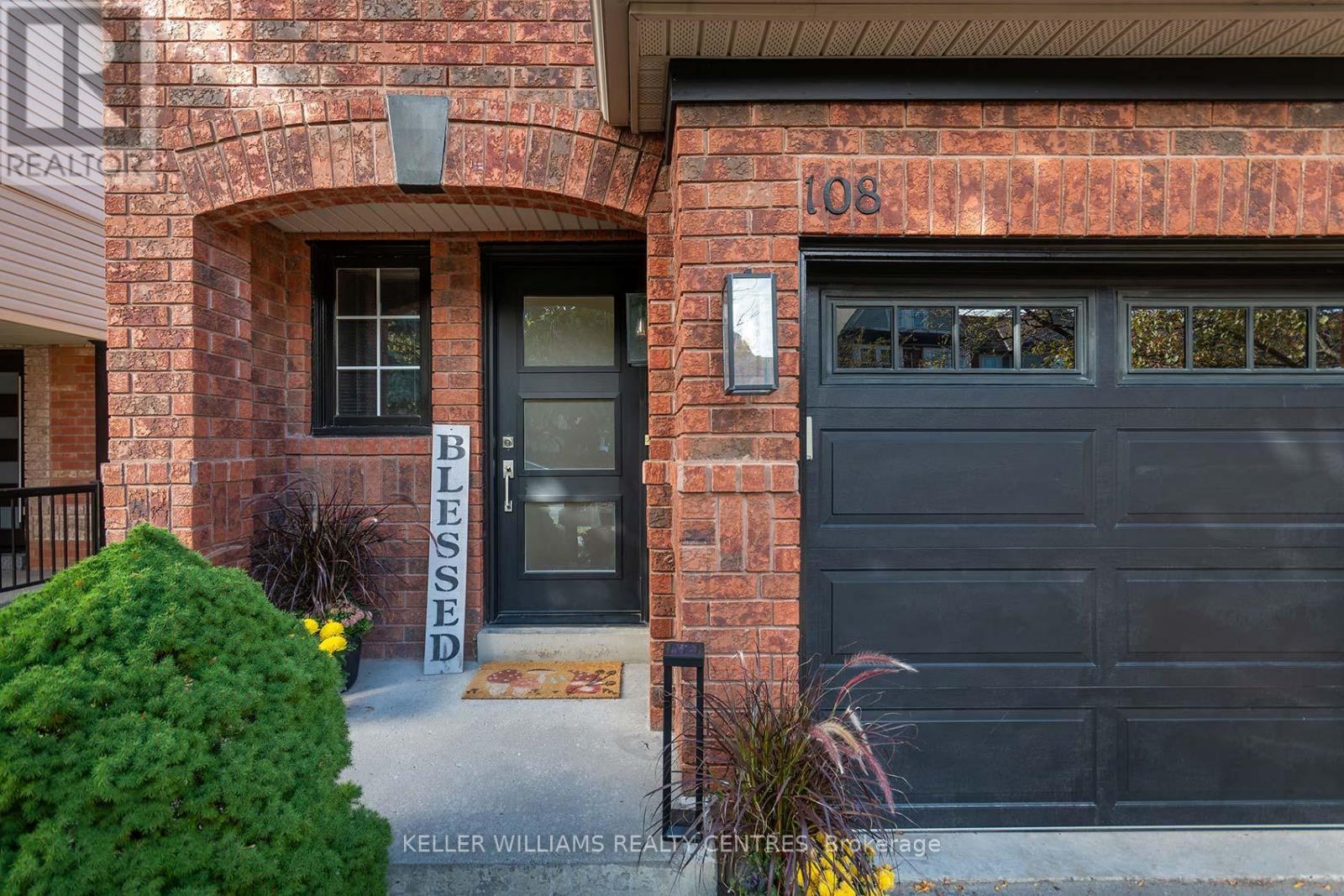 108 Mugford Road, Aurora, Ontario  L4G 7J8 - Photo 4 - N12464854