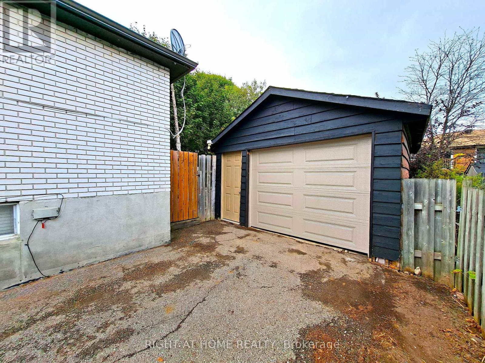 83 Kulpin Avenue, Bradford West Gwillimbury, Ontario  L3Z 1T6 - Photo 4 - N12464871