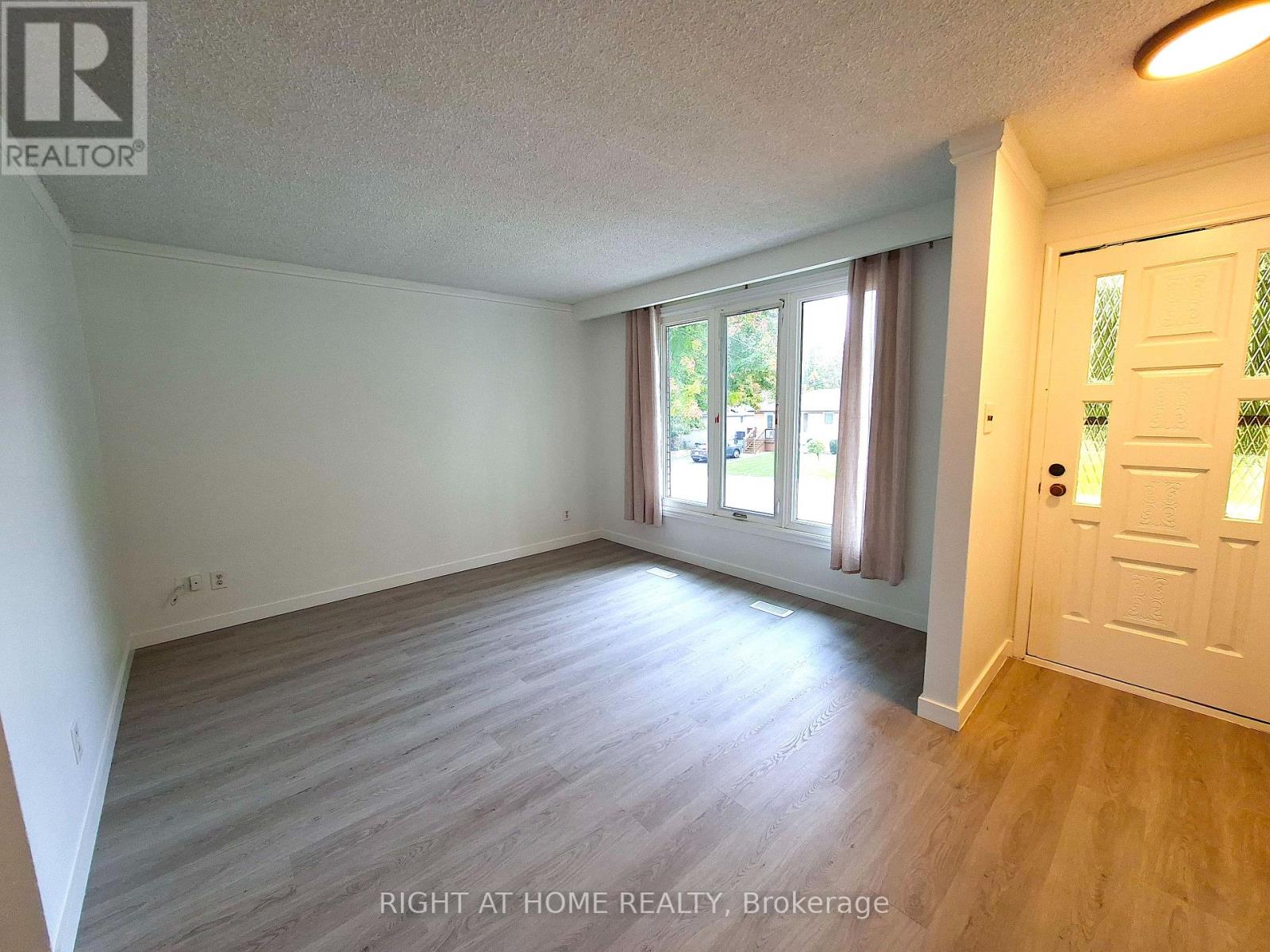 83 Kulpin Avenue, Bradford West Gwillimbury, Ontario  L3Z 1T6 - Photo 7 - N12464871