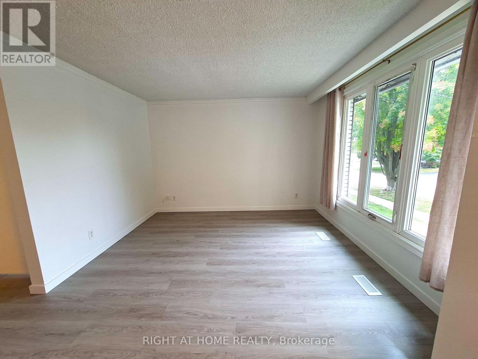 83 Kulpin Avenue, Bradford West Gwillimbury, Ontario  L3Z 1T6 - Photo 8 - N12464871