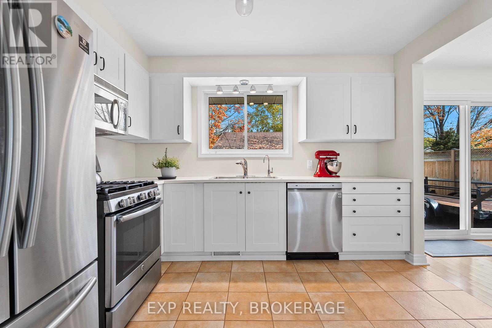 418 Knightsbridge Road, Kingston, Ontario  K7M 5S7 - Photo 7 - X12464882