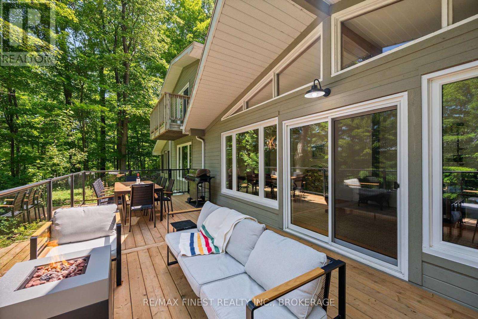 32 Oakwood Lane, Frontenac, Ontario  K0H 1W0 - Photo 1 - X12464922