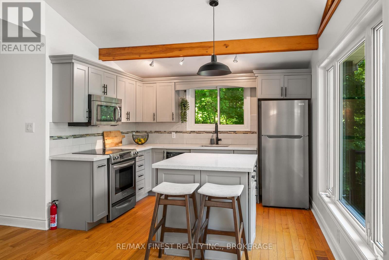 32 Oakwood Lane, Frontenac, Ontario  K0H 1W0 - Photo 13 - X12464922