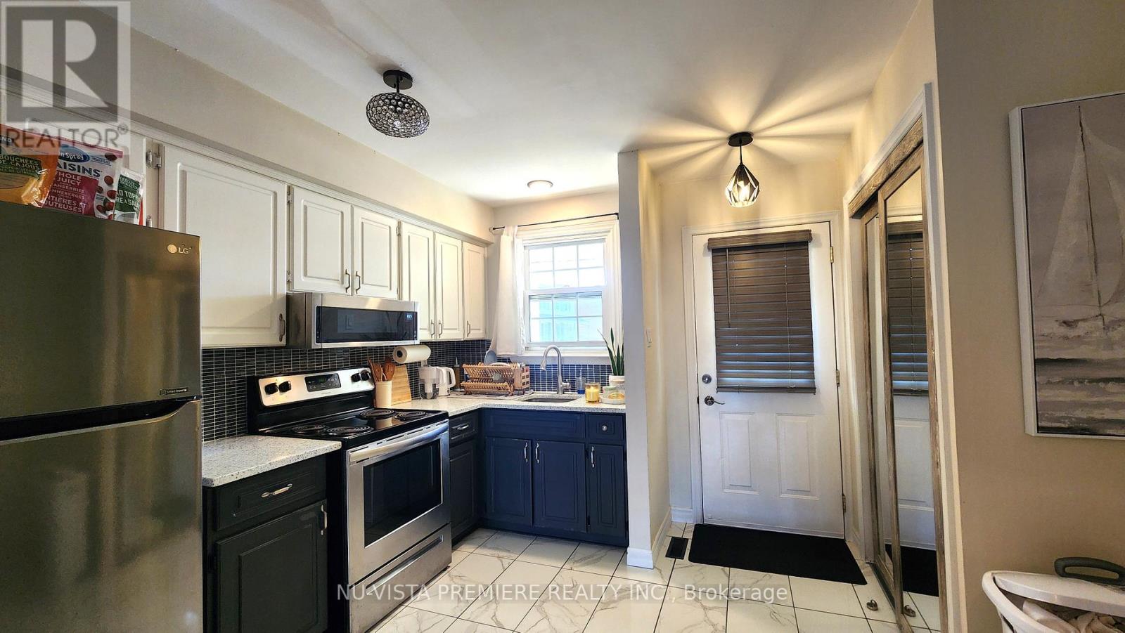 E - 143 Wellesley Crescent, London East, Ontario  N5V 1J6 - Photo 5 - X12464901