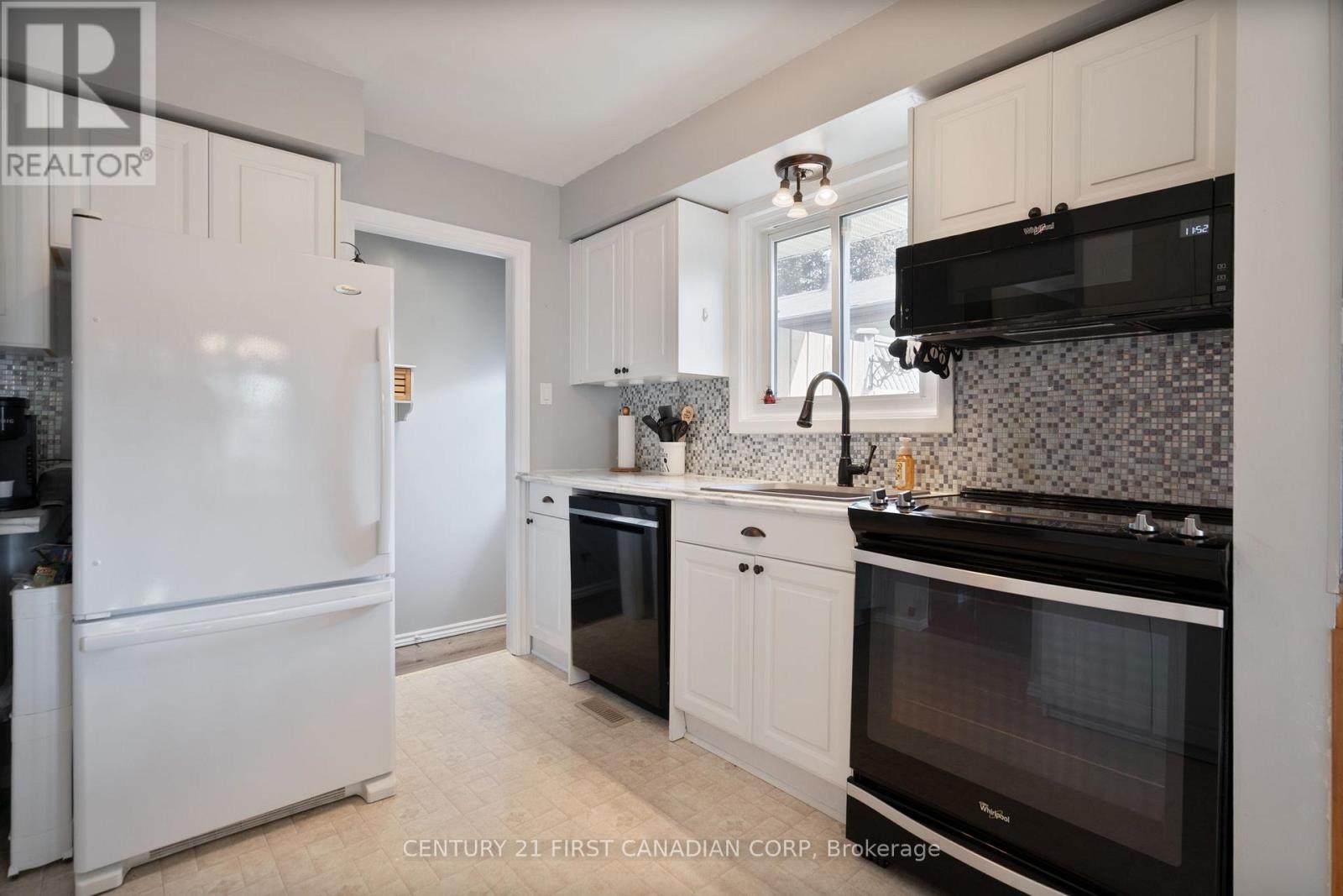 486 Ferndale Avenue, London South, Ontario  N6C 2Z1 - Photo 19 - X12464906