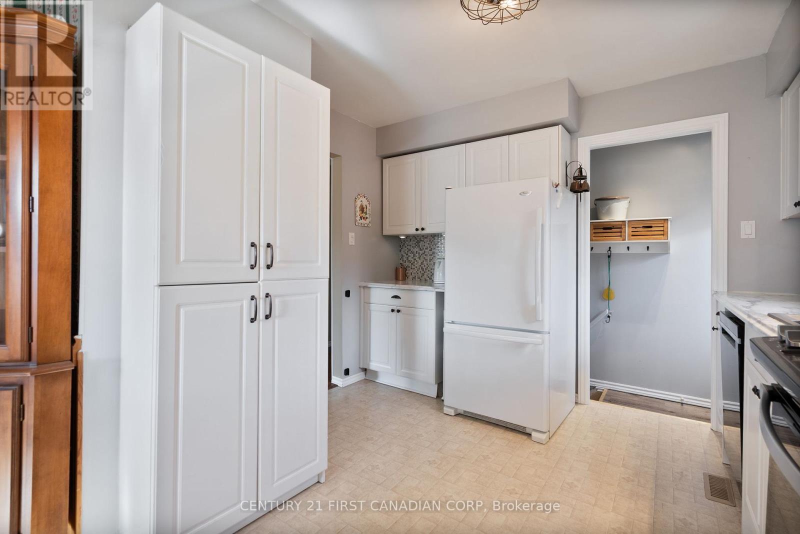 486 Ferndale Avenue, London South, Ontario  N6C 2Z1 - Photo 20 - X12464906