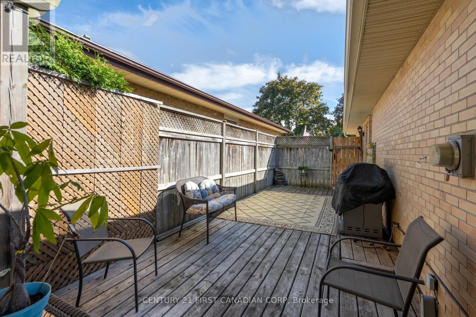 486 Ferndale Avenue, London South, Ontario  N6C 2Z1 - Photo 33 - X12464906