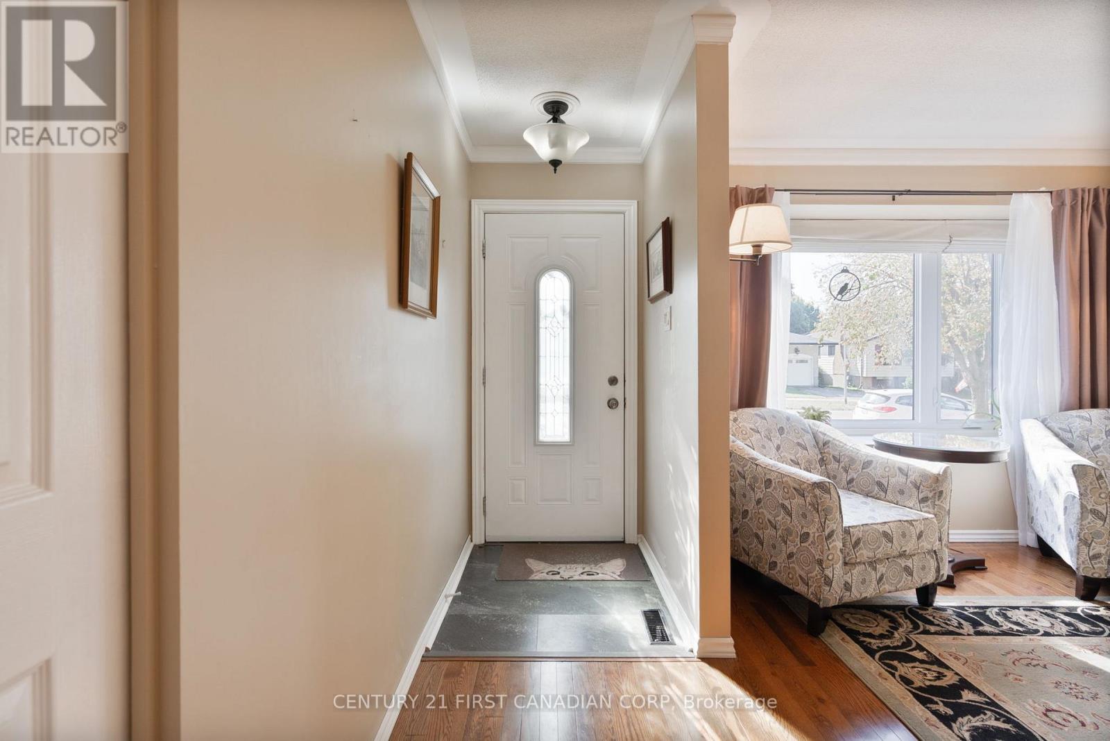 486 Ferndale Avenue, London South, Ontario  N6C 2Z1 - Photo 5 - X12464906