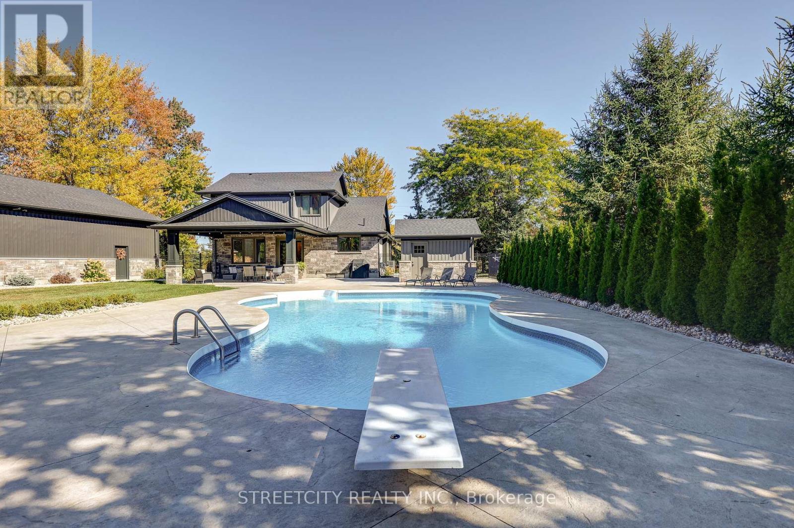 10425 Talbotville Gore Road, Southwold, Ontario  N0L 2K0 - Photo 2 - X12464937